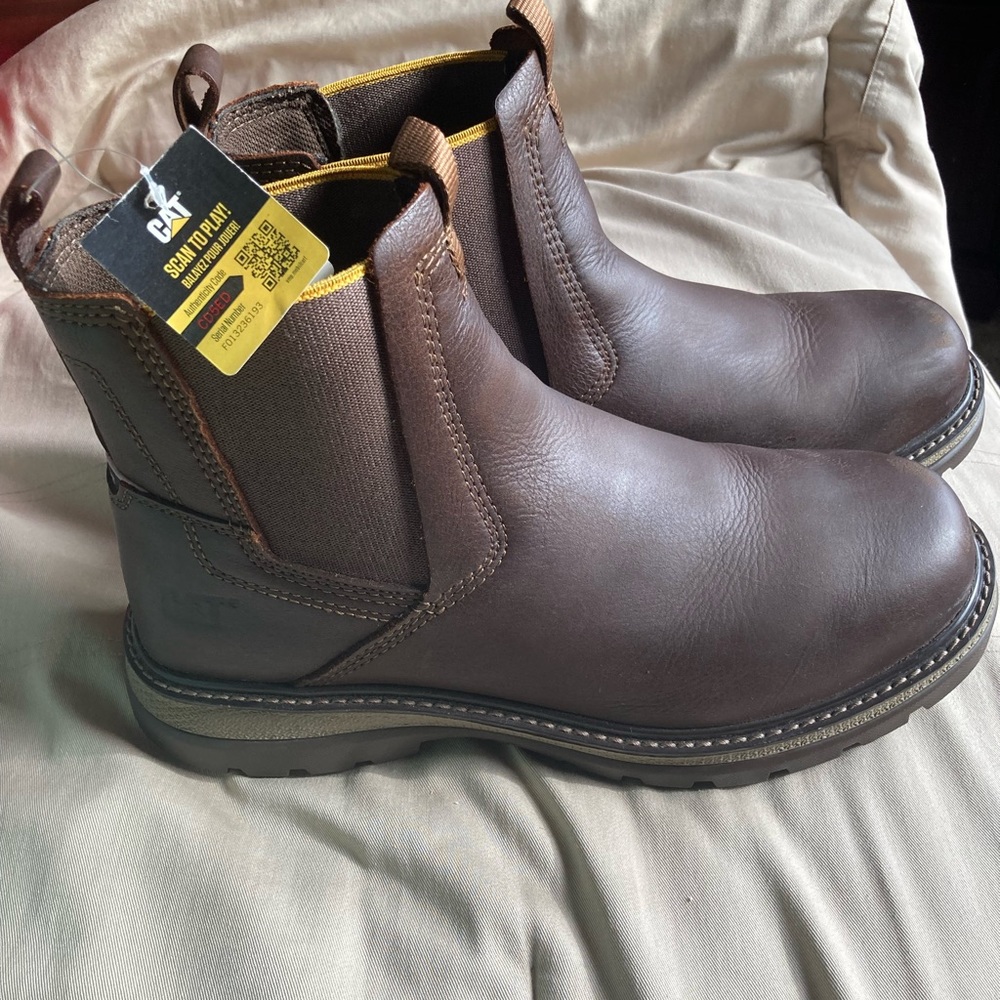 Mens 11.5 CAT(Caterpillar) Chelsea Fairbanks boots, Brand New, color Toffee